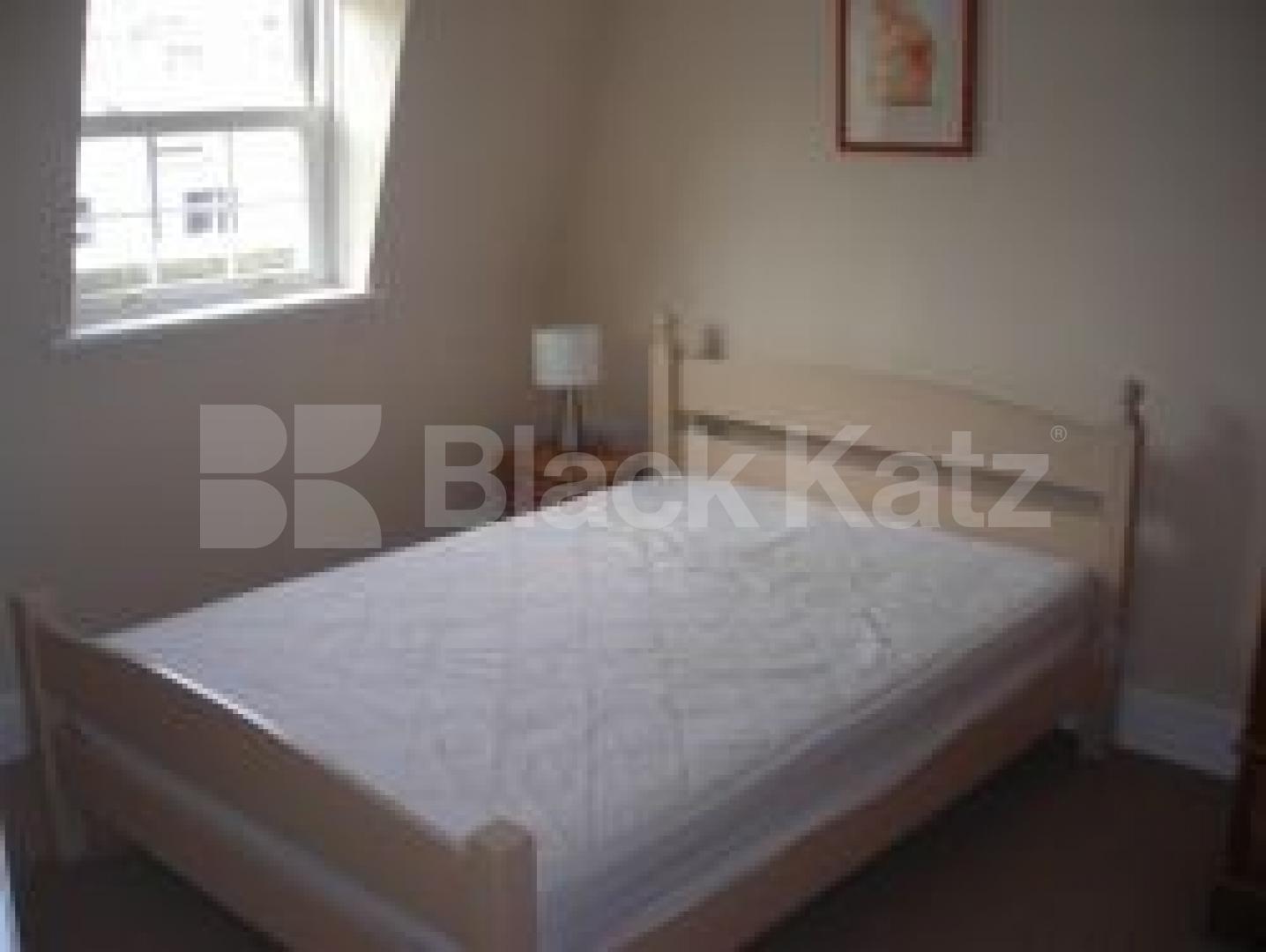 			NEW INSTRUCTION BY CANAL!, 2 Bedroom, 1 bath, 1 reception Flat			 Bristol Gardens, Little Venice